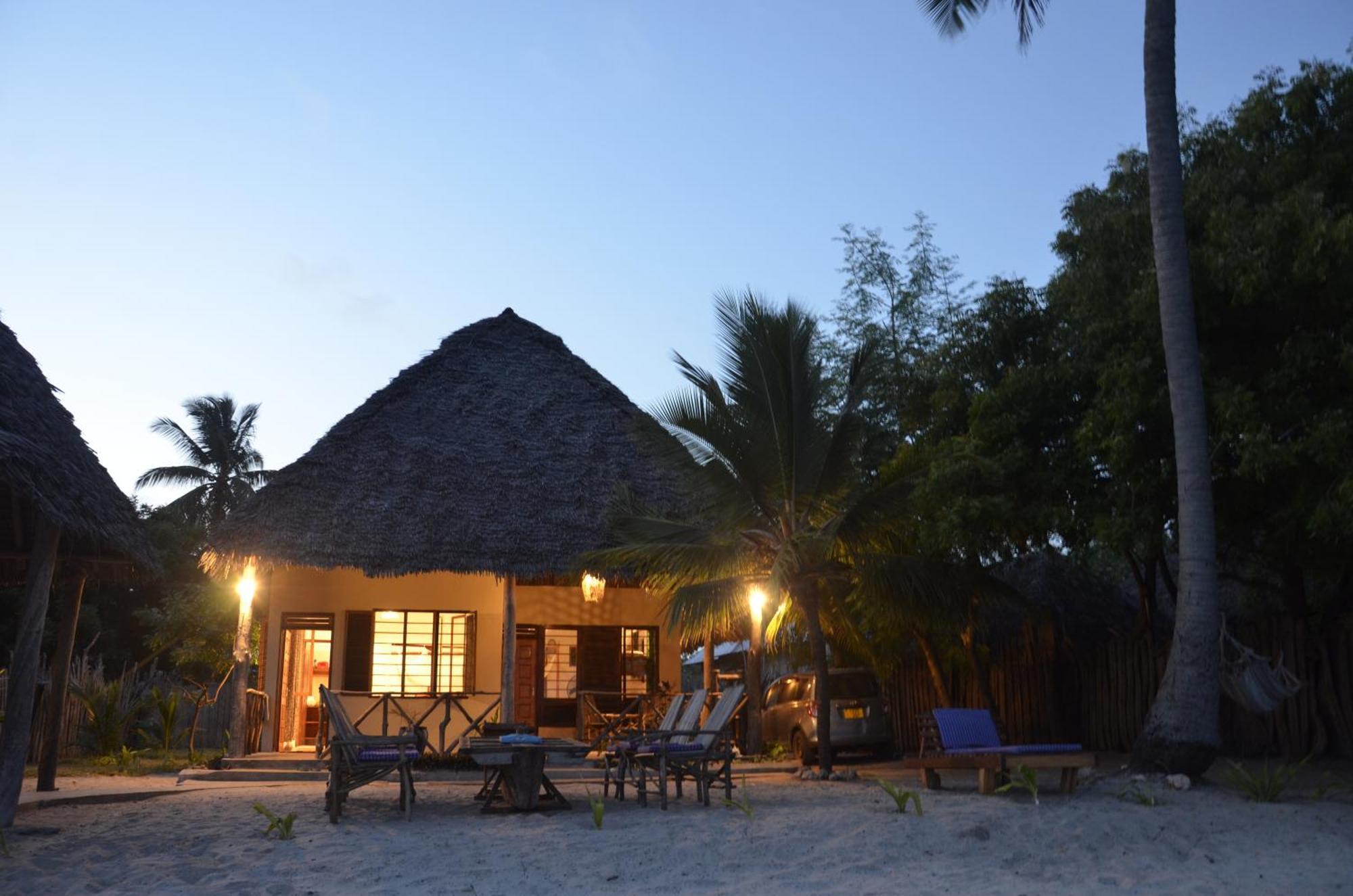 Lui Ushongo Beach House Pangani Exteriér fotografie