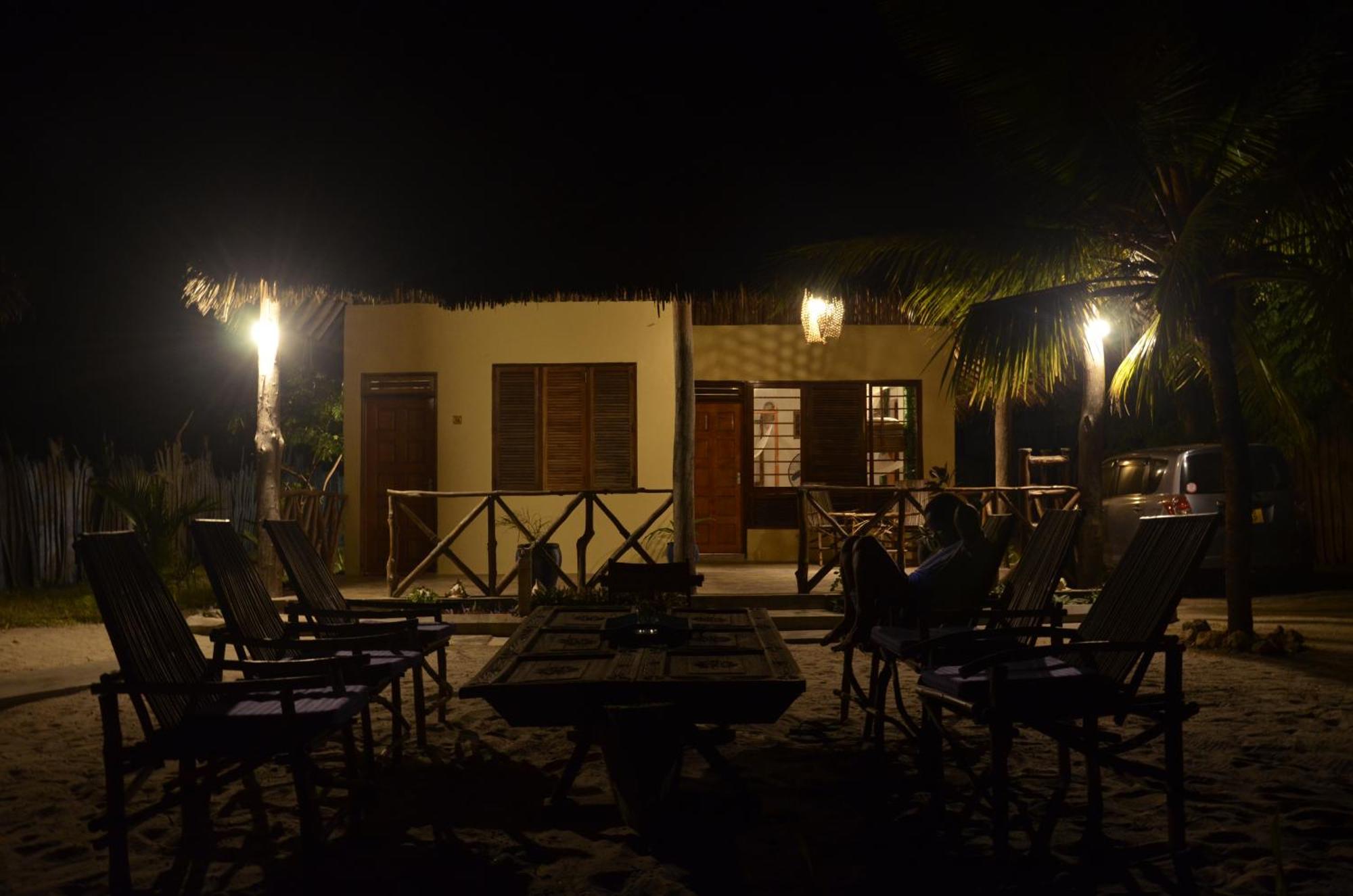 Lui Ushongo Beach House Pangani Exteriér fotografie